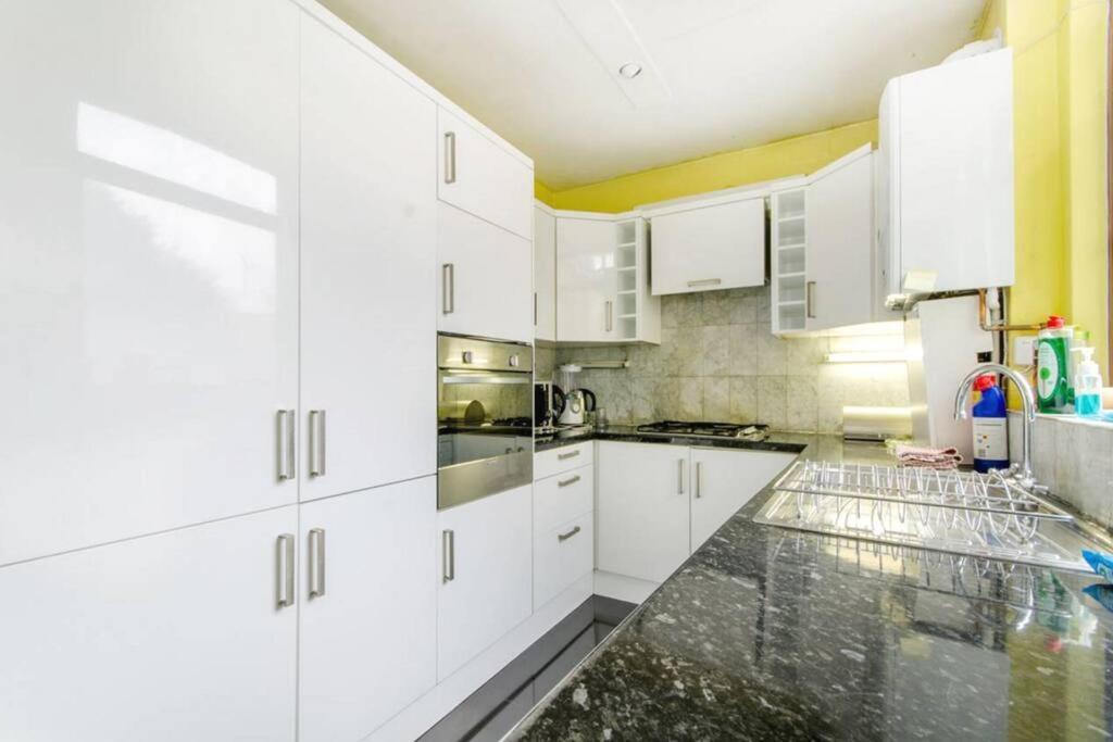 Stunning Three Bed In West Hampstead Apartment London Bagian luar foto