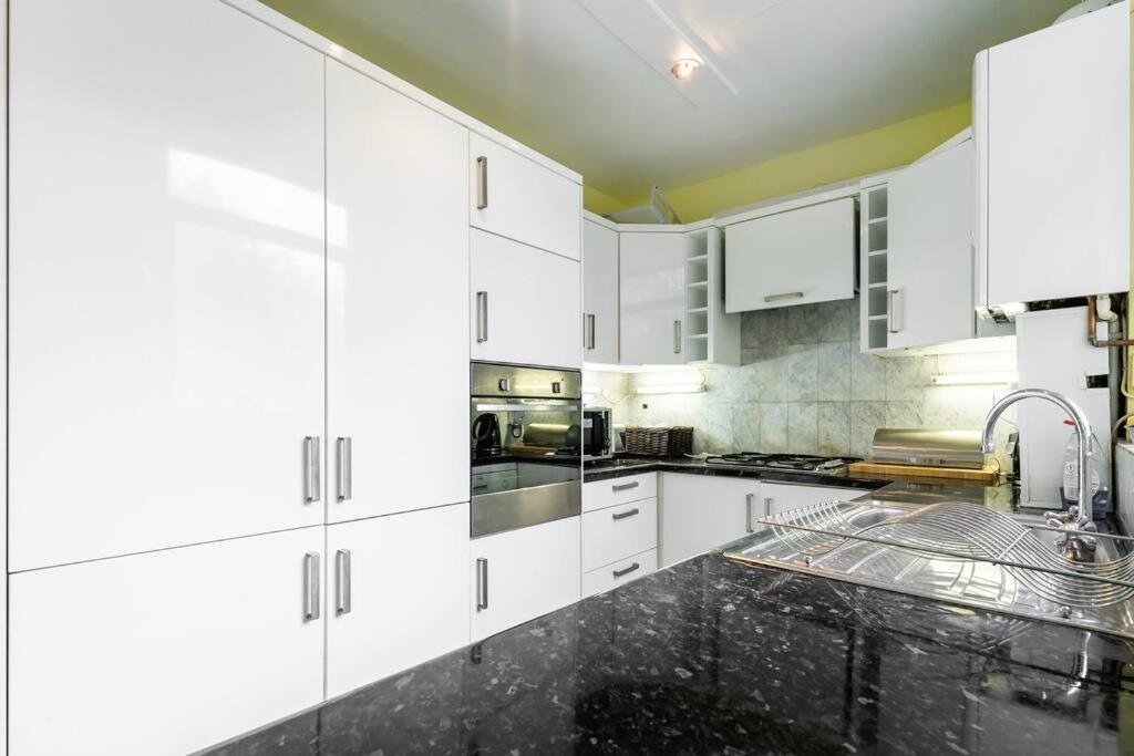 Stunning Three Bed In West Hampstead Apartment London Bagian luar foto